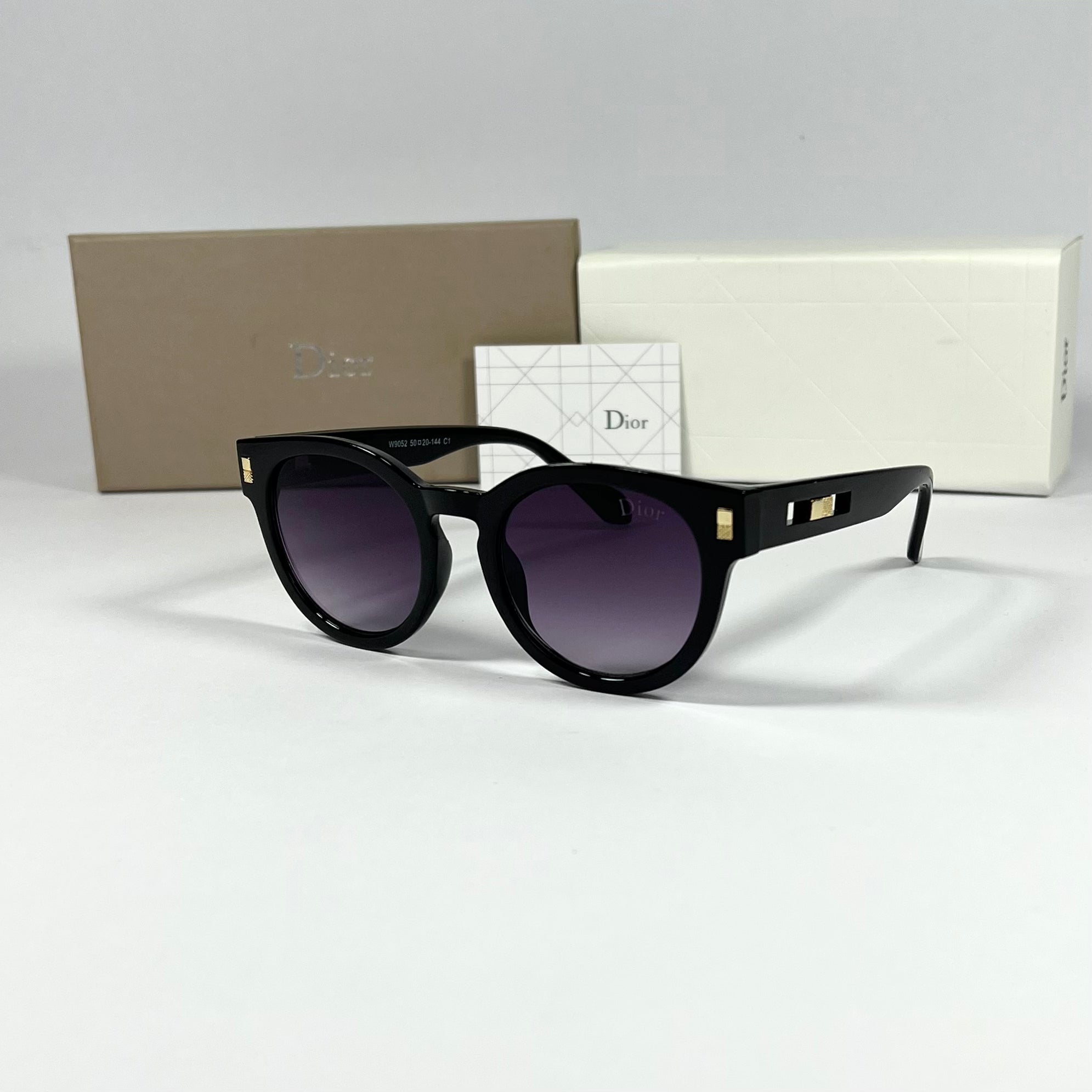 Solaire Dior pour femmes, style casual