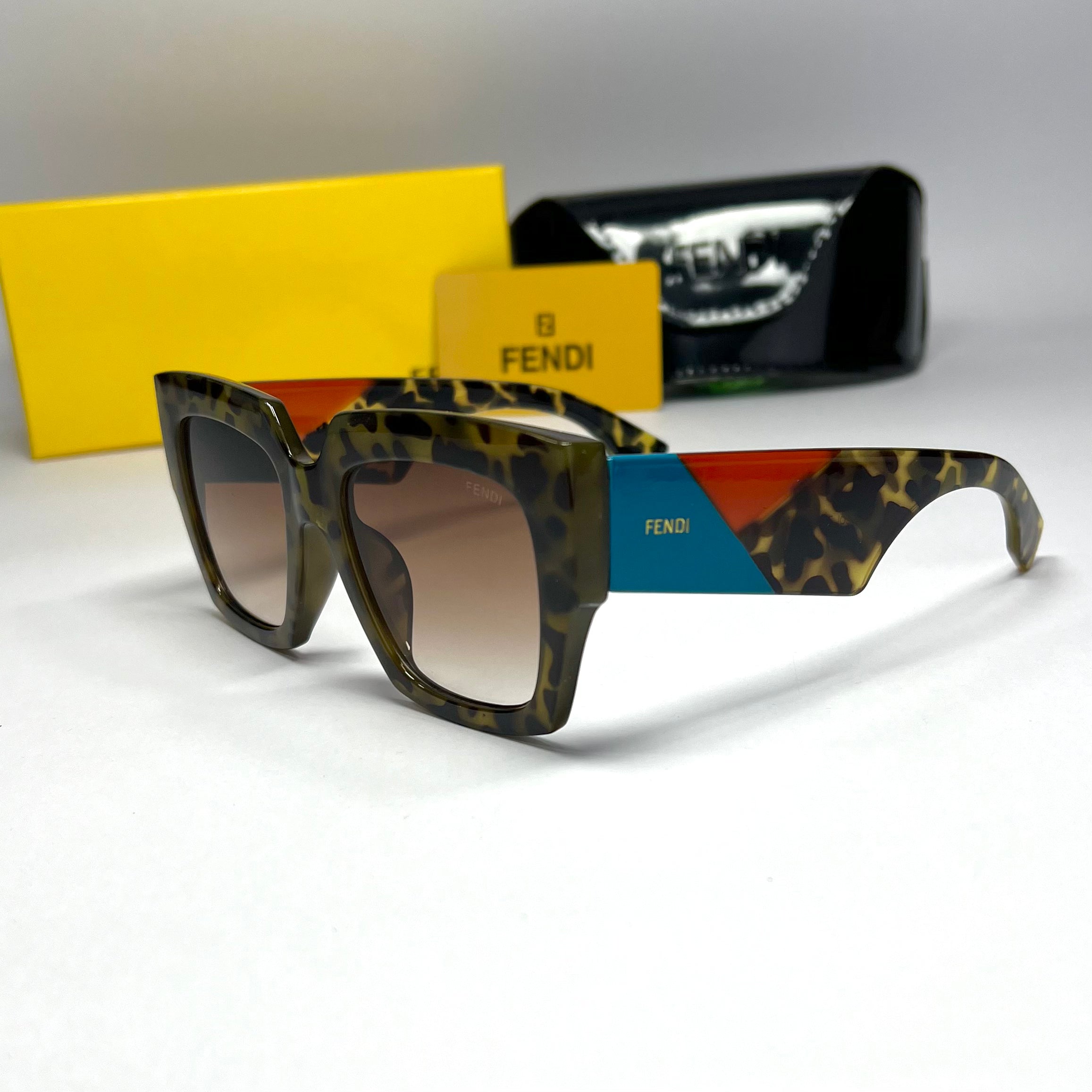 Solaires Fendi Noirs mod 4